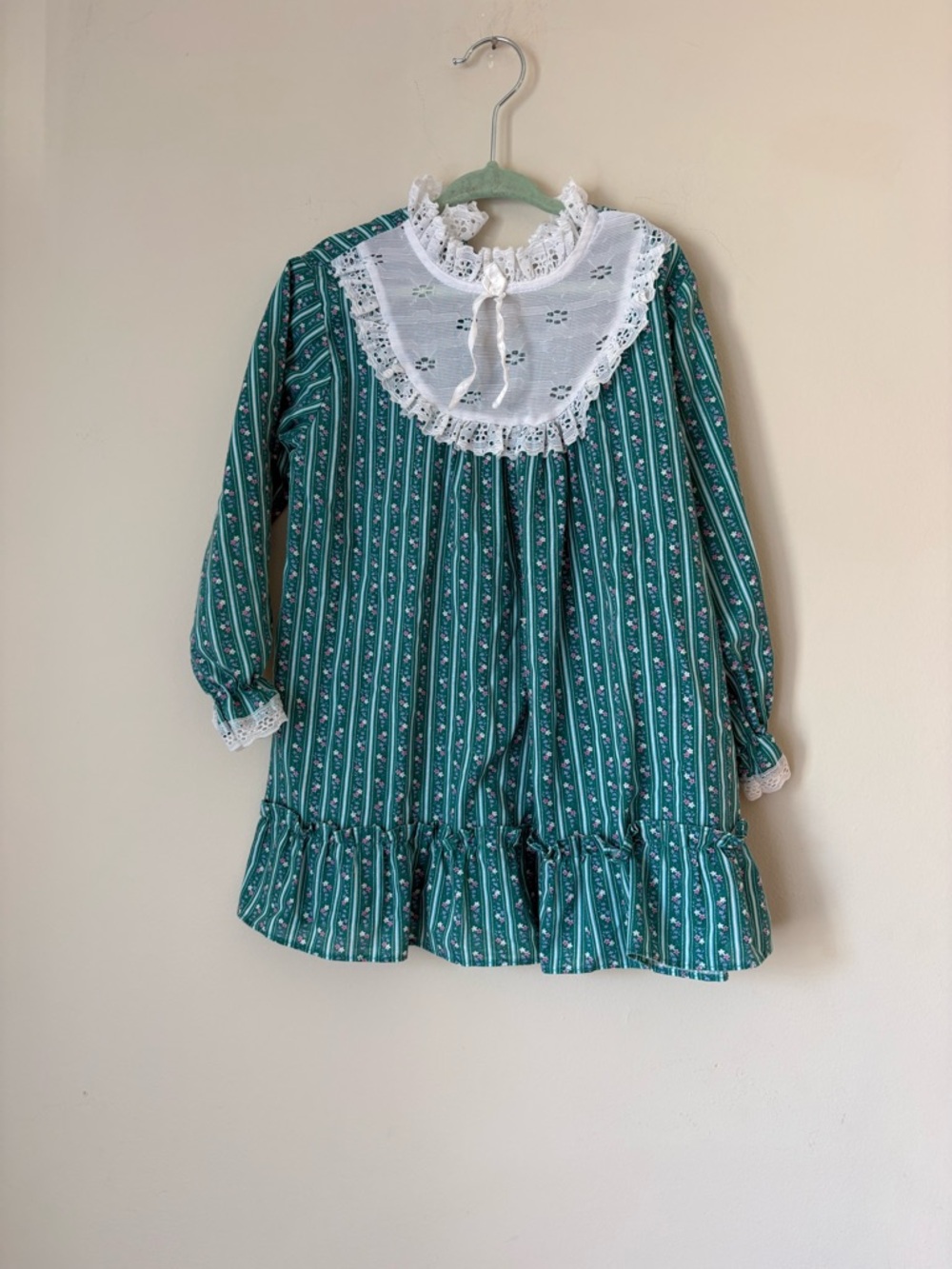 Vintage 1980s Sears Green Striped Girls prairie Dress with White Lace Yoke 3T